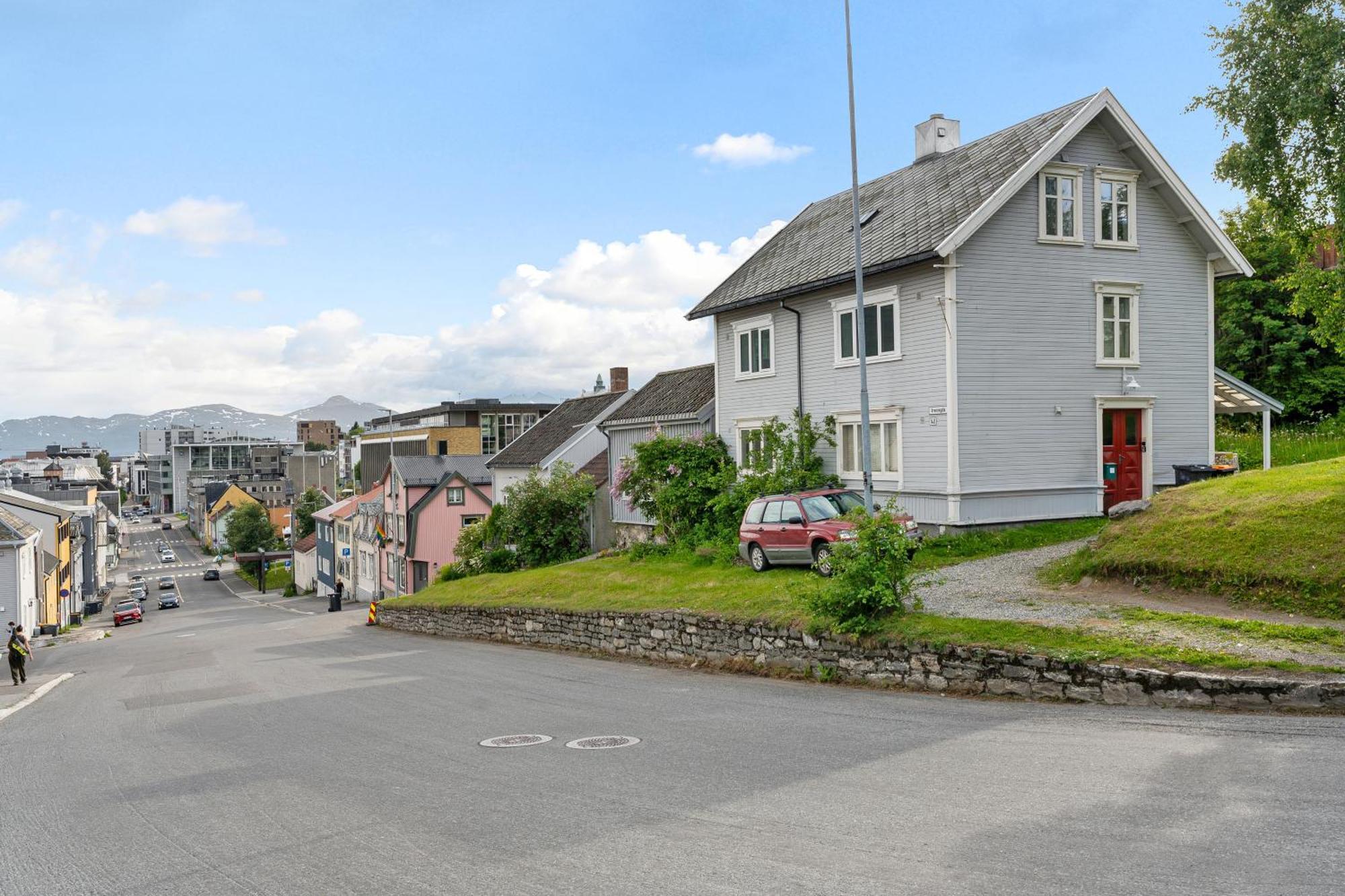 Arctic Homes - Historical Tromso House With View Екстер'єр фото