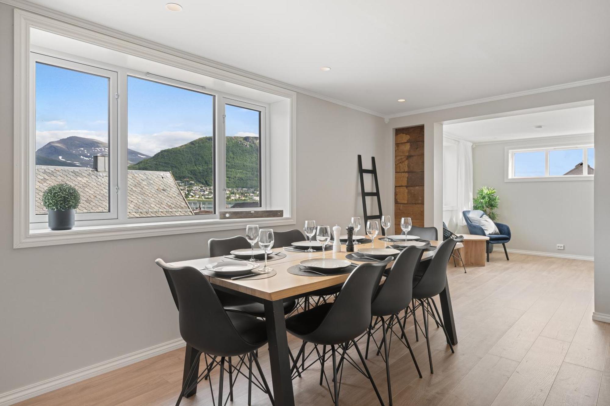 Arctic Homes - Historical Tromso House With View Екстер'єр фото