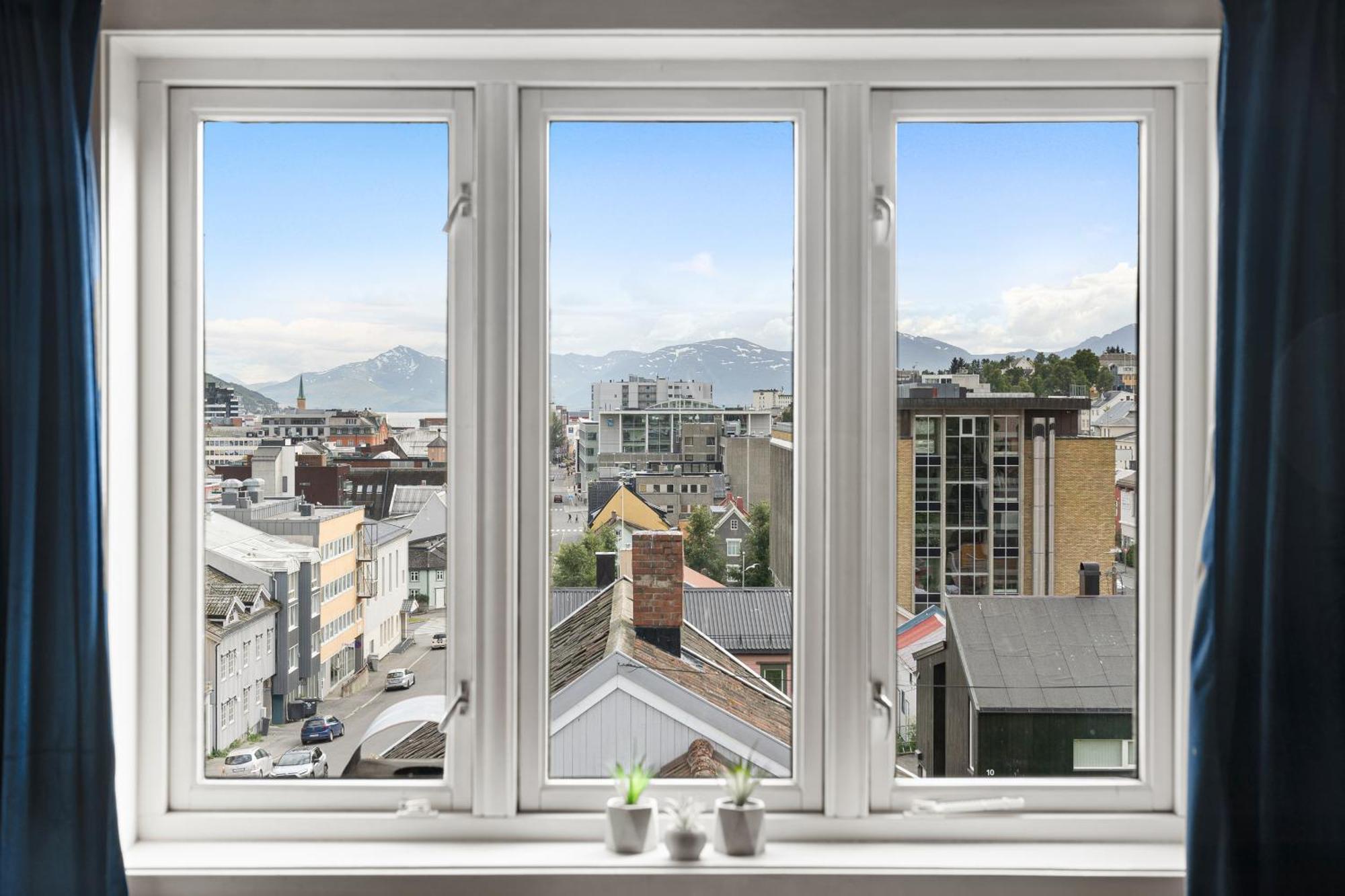 Arctic Homes - Historical Tromso House With View Екстер'єр фото